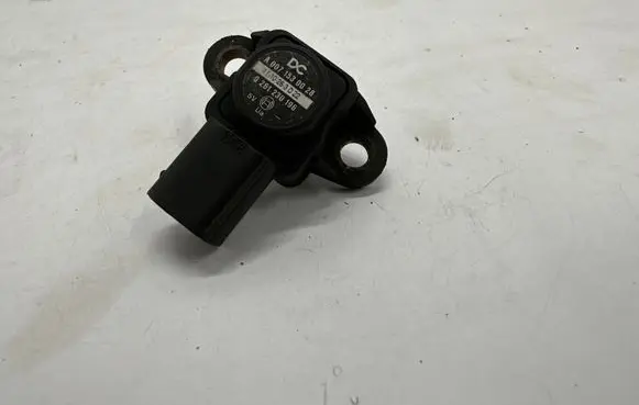 Mercedes-Benz E W211 Air pressure sensor A0071530028