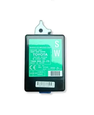 Toyota Avensis T270 Door control unit/module 8974005030