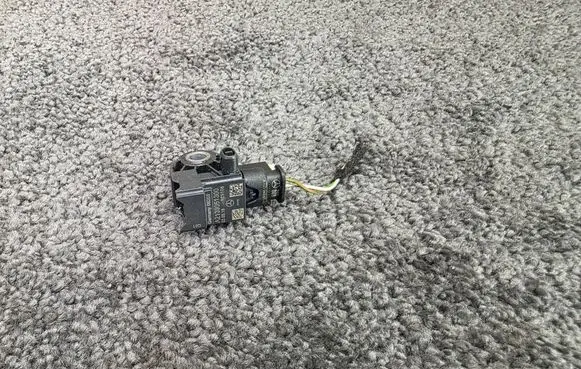 Mercedes-Benz C W205 Airbag deployment crash/impact sensor A2139051300 06203 869108