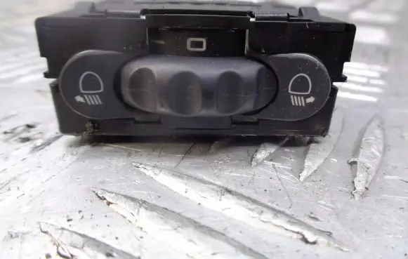 Renault Modus Headlight level adjustment motor 8200379685