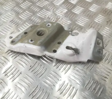 Ford Mustang VI Fender mounting bracket 199AD M291C