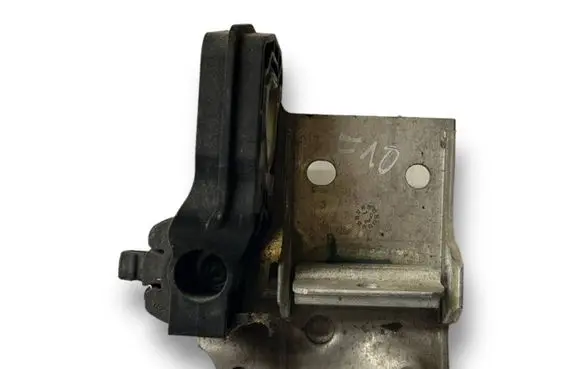 BMW 5 F10 F11 Radiator mount bracket 7186513 7211161 7207151