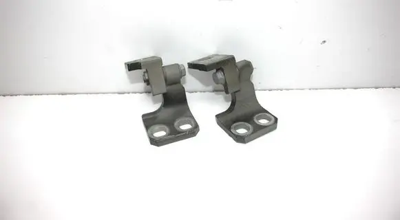 Jeep Renegade Front door upper hinge A077283