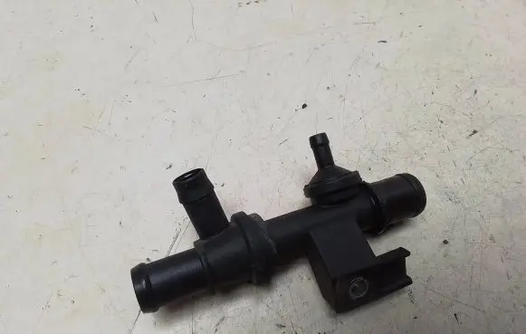 Volkswagen Golf VI Other engine bay part 03C103175G