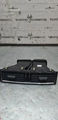 Skoda Superb B6 (3T) Dash center air vent grill 3T0820951A