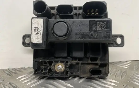 BMW 3 F30 F35 F31 Current control relay 7633242