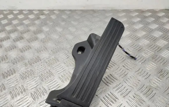 Skoda Yeti (5L) Accelerator throttle pedal 1K1721503S