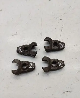 Mitsubishi Outlander Fuel Injector clamp holder