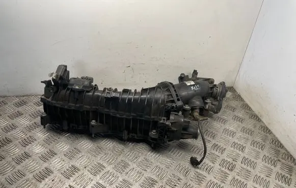 BMW 5 F10 F11 Intake manifold 7807991 8506406