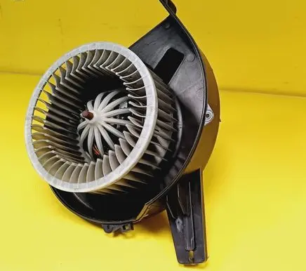 Volkswagen Polo IV 9N3 Heater fan/blower 6Q1820015C