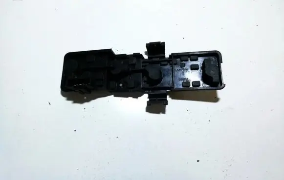 Citroen Xsara Picasso Tail light bulb cover holder pbt10fv