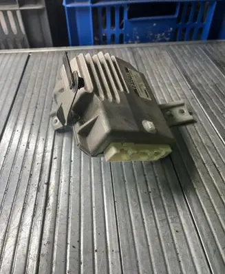 Toyota Corolla E120 E130 Power steering control unit/module 8965002150