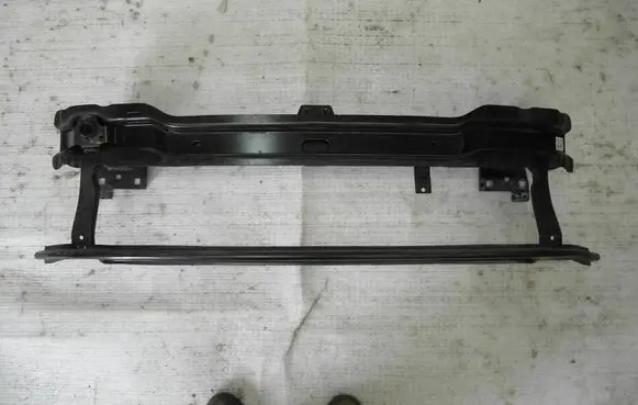 Volkswagen Tiguan Front bumper cross member 5NA807611