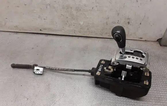 Audi A4 S4 B7 8E 8H Gear shifter/selector 8E1713111R