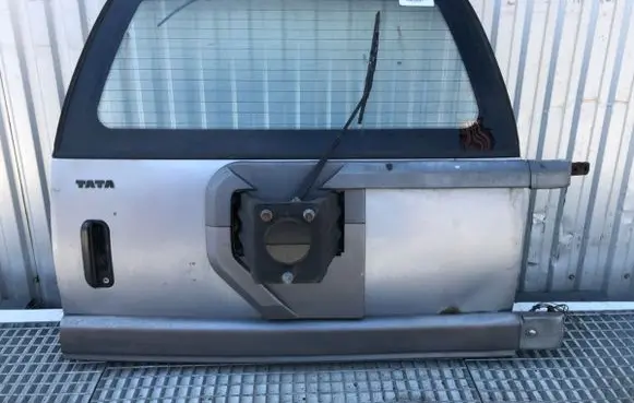 Tata Safari Tailgate/trunk/boot lid