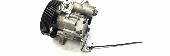 Mitsubishi Montero Power steering pump