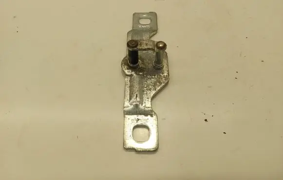 Audi A3 S3 8P Loading door lock loop/hook striker 8P4827507