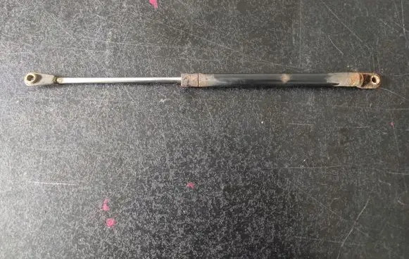 Suzuki Grand Vitara I Tailgate/trunk/boot tension spring 