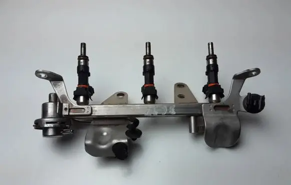 Nissan Micra K14 Fuel injector 166004787R