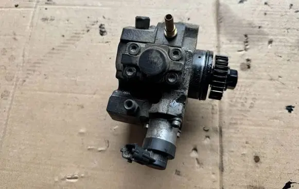 Renault Trafic III (X82) Fuel injection high pressure pump 0986437070 8811867 10009507166
