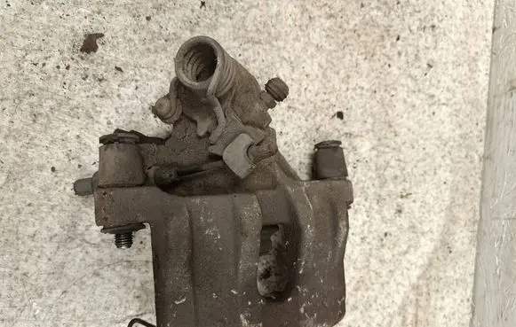 Rear brake caliper