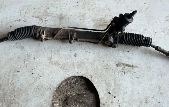 BMW 5 E39 Steering rack 1096026