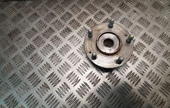 Hyundai i30 Front wheel hub F607092 W27202188297