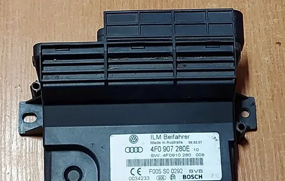 Audi Q7 4L Power management control unit 4F0907280E