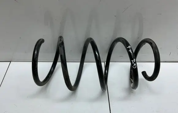 Volkswagen Golf VII Front coil spring