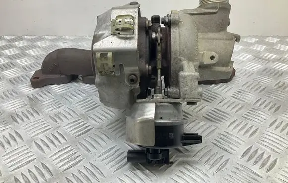 Volkswagen PASSAT B8 Turbo 04L253016T