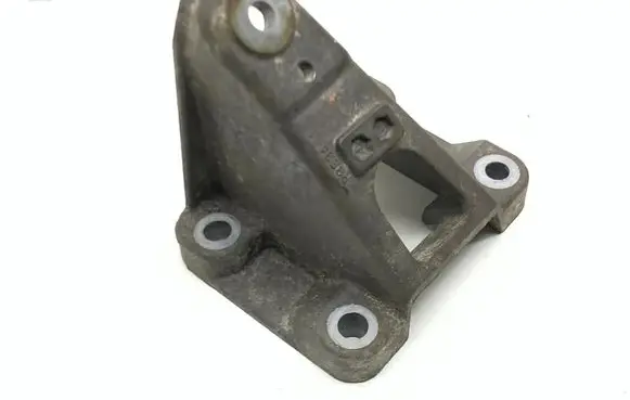 Jaguar XJ X350 Engine mounting bracket 5R836061AA