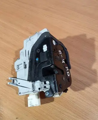 Audi A4 S4 B7 8E 8H Front door lock 8E1837016AA