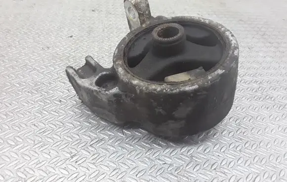 KIA Rio Engine mount bracket