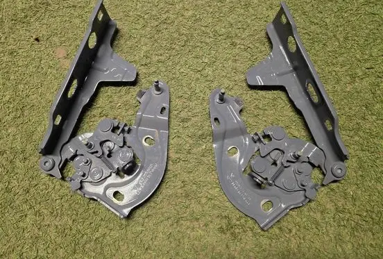 Porsche Cayenne (9Y0 9Y3) Engine bonnet/hood hinges 9Y0823302D