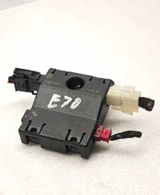 BMW X5 E70 Aerial antenna amplifier 9141491 10819610