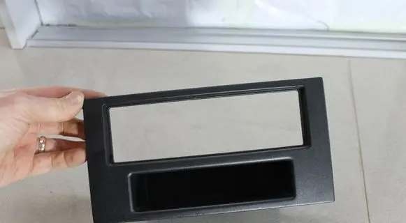 Ford Focus C-MAX Radio/GPS head unit trim 