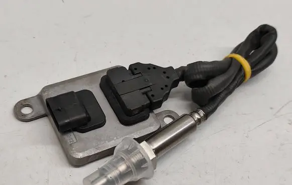 Mercedes-Benz C W205 Lambda probe sensor A0009051512 0009051512