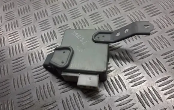 Toyota Yaris Power steering control unit/module 89650-0D030