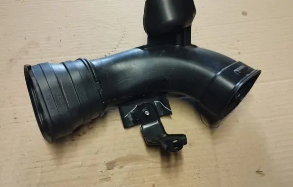 Honda CR-V Air intake duct part ATP124