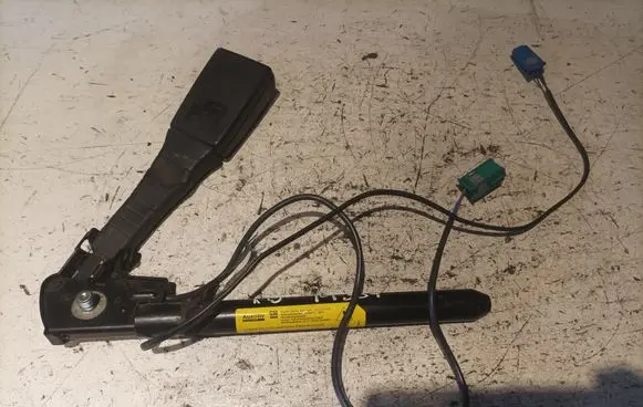 Opel Zafira B Front seatbelt