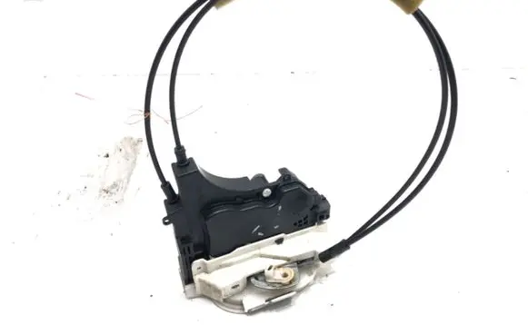 Mitsubishi Lancer VIII Front door lock