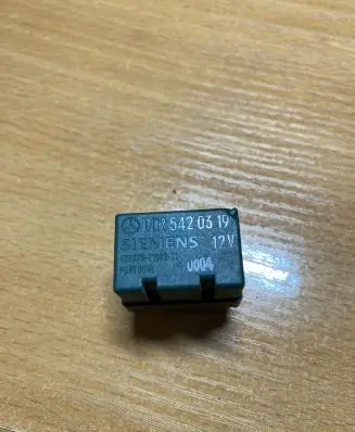 Mercedes-Benz C W203 Other relay C2022 0025420319