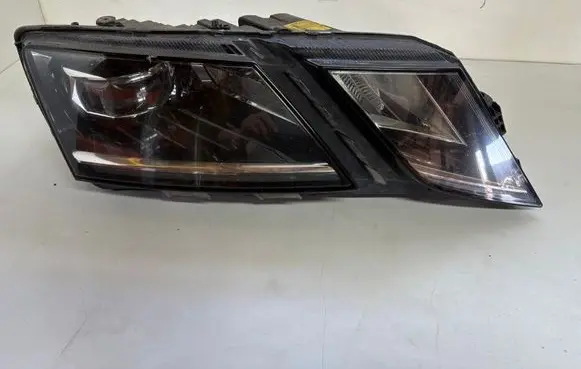 Skoda Octavia Mk3 (5E) Headlight/headlamp 030110423200 5E1941016D