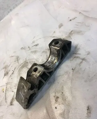 Audi Q7 4L Sway bar bush bracket, front 7l0411063b