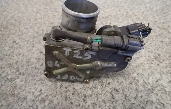 Toyota Avensis T250 Throttle body valve 