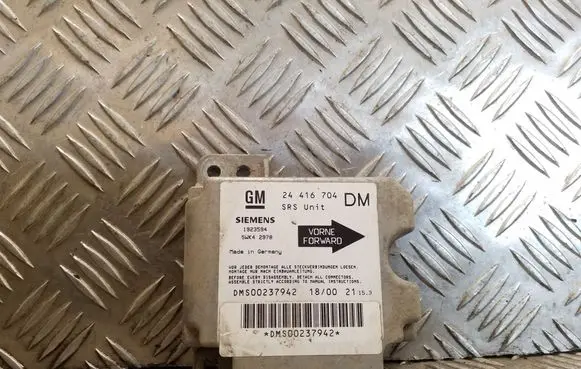 Opel Zafira A Airbag control unit/module 24416704