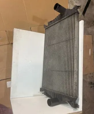 Audi A8 S8 D2 4D Intercooler radiator 4D0145805B