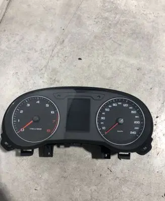 Audi A1 Speedometer (instrument cluster) 8X0920900