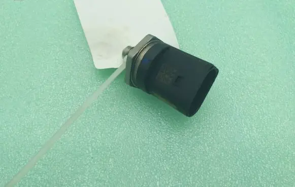 Fuel pressure sensor