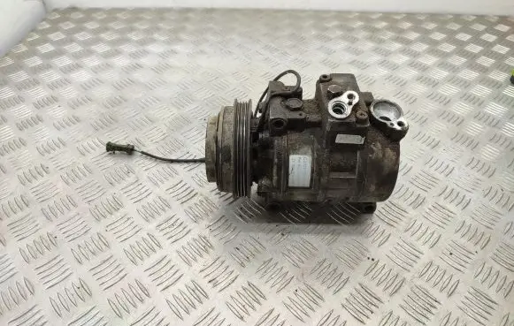 Volkswagen PASSAT B5.5 Air conditioning (A/C) compressor (pump) 0300K015 77005006